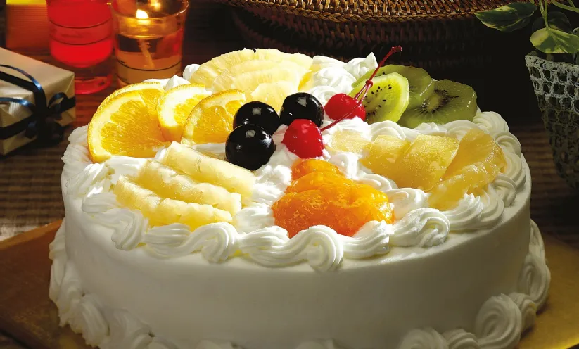 Immagini torte di compleanno con frutta fresca